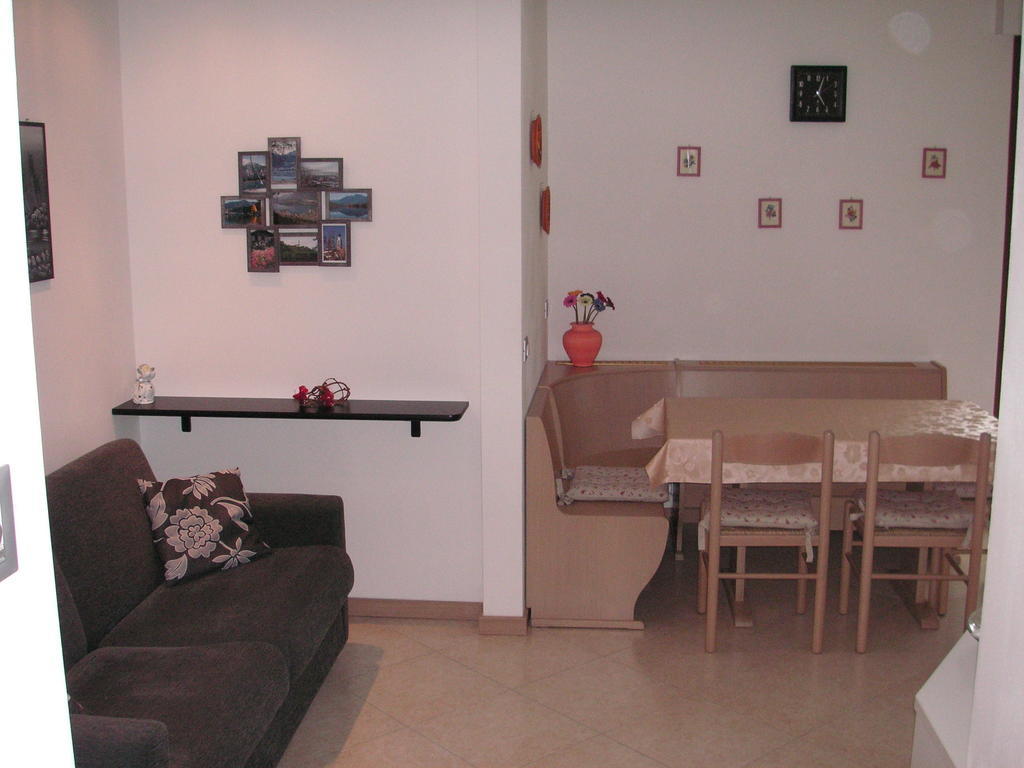 Appartement Casa Ferrari Monica à Calceranica al Lago Extérieur photo