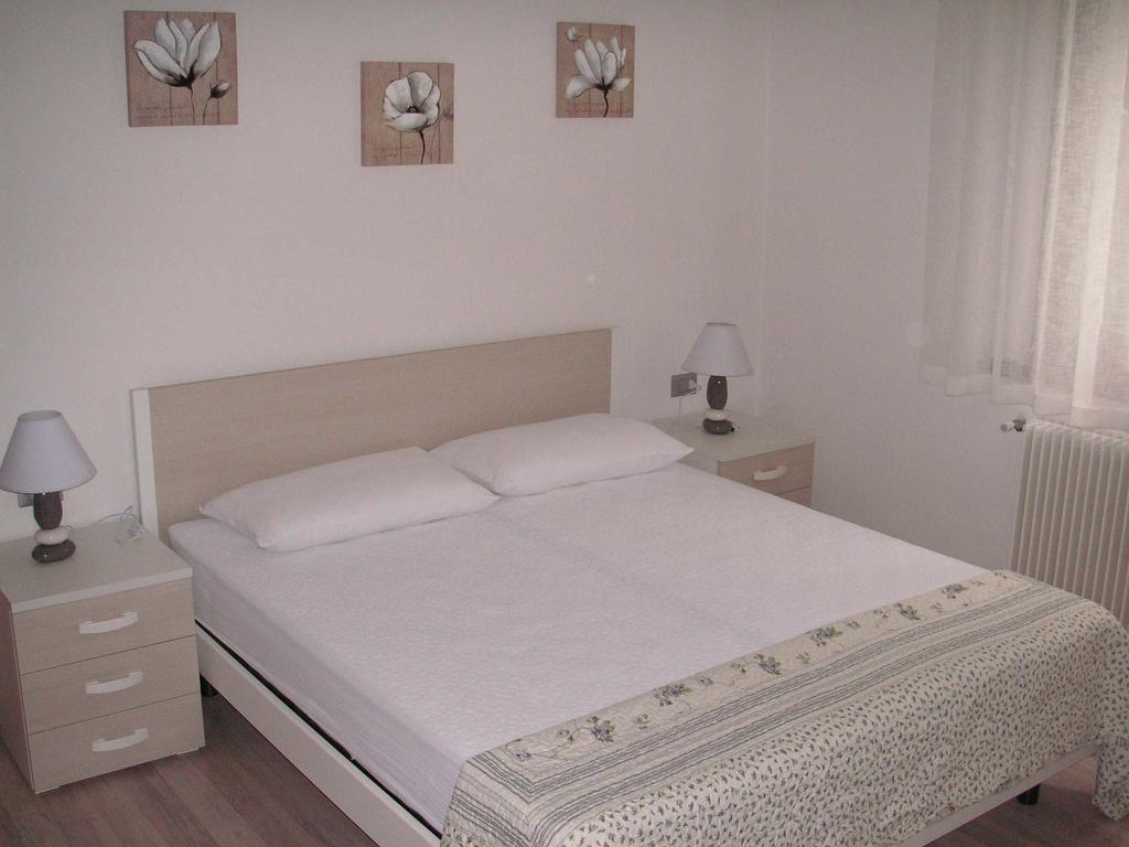 Appartement Casa Ferrari Monica à Calceranica al Lago Chambre photo